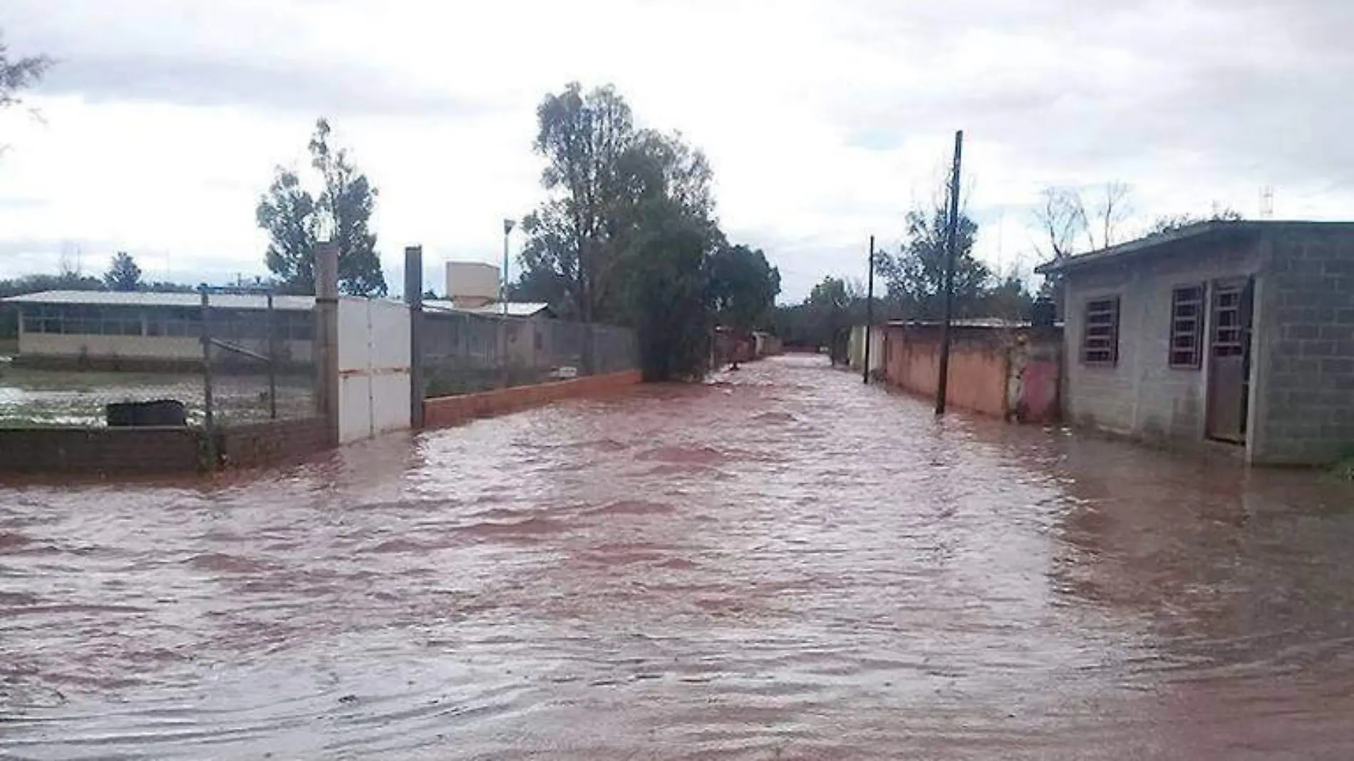 Inundación arroyo en comunidad de San Pablo, Cañitas